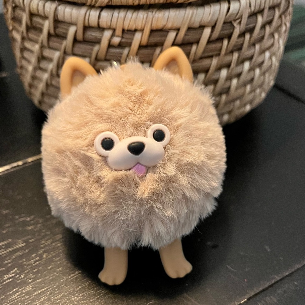 Cute Pomeranian dog hand sanitizer holder